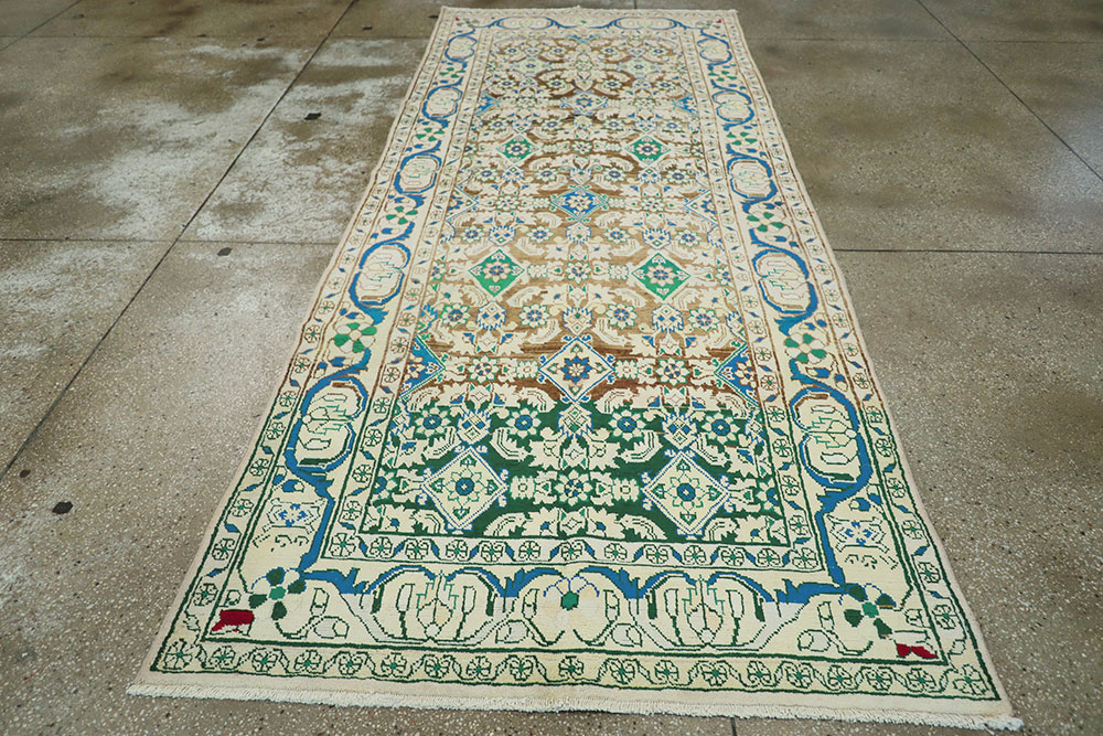 Vintage Persian Malayer Gallery Carpet, No.23961 - Staging