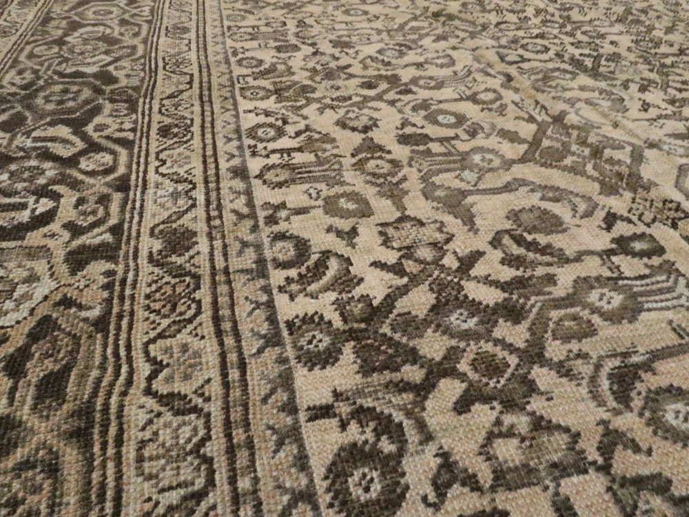 Antique Perisan Mahal Carpet, No.24017 - Staging