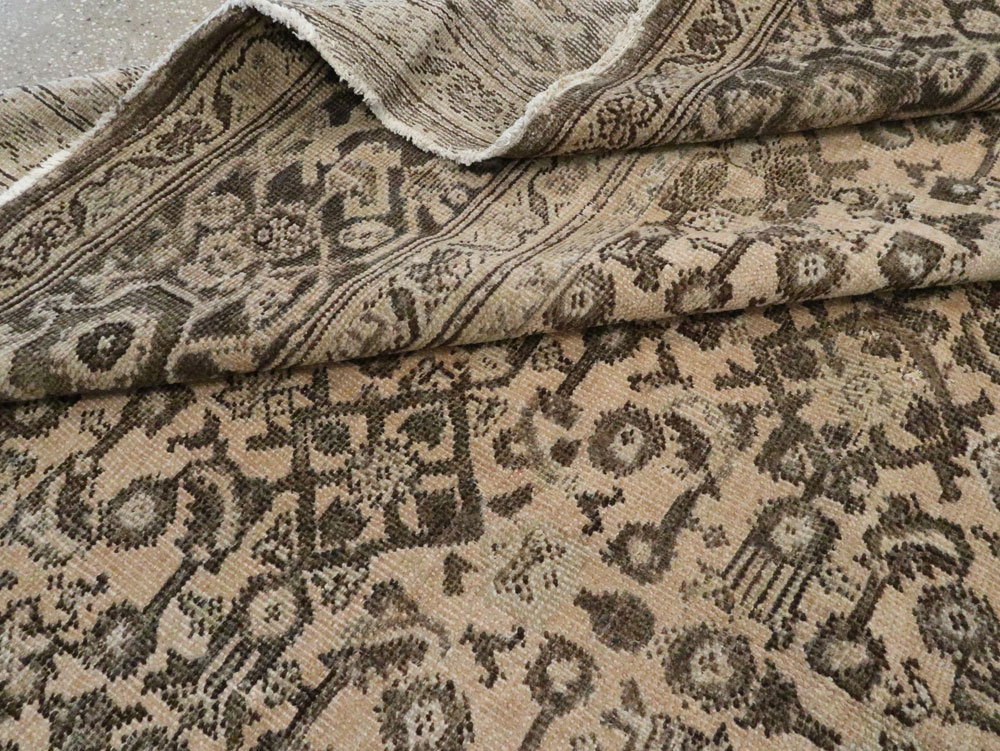 Antique Perisan Mahal Carpet, No.24017 - Staging