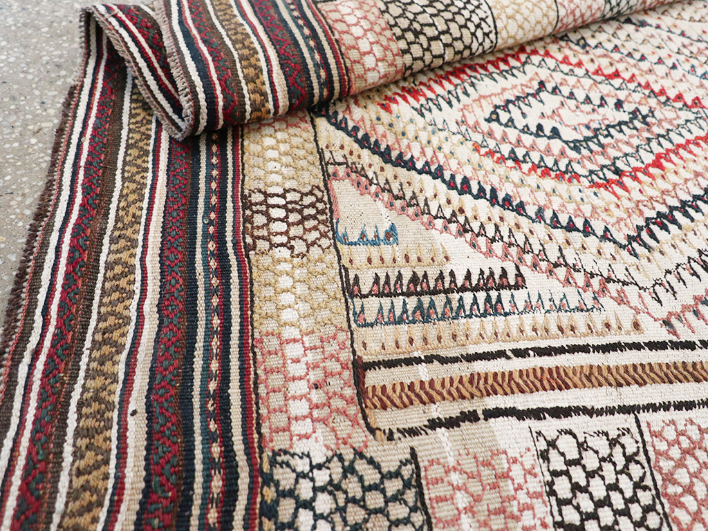 Vintage Persian Flatweave Kilim Throw Rug, No.24045 - Staging