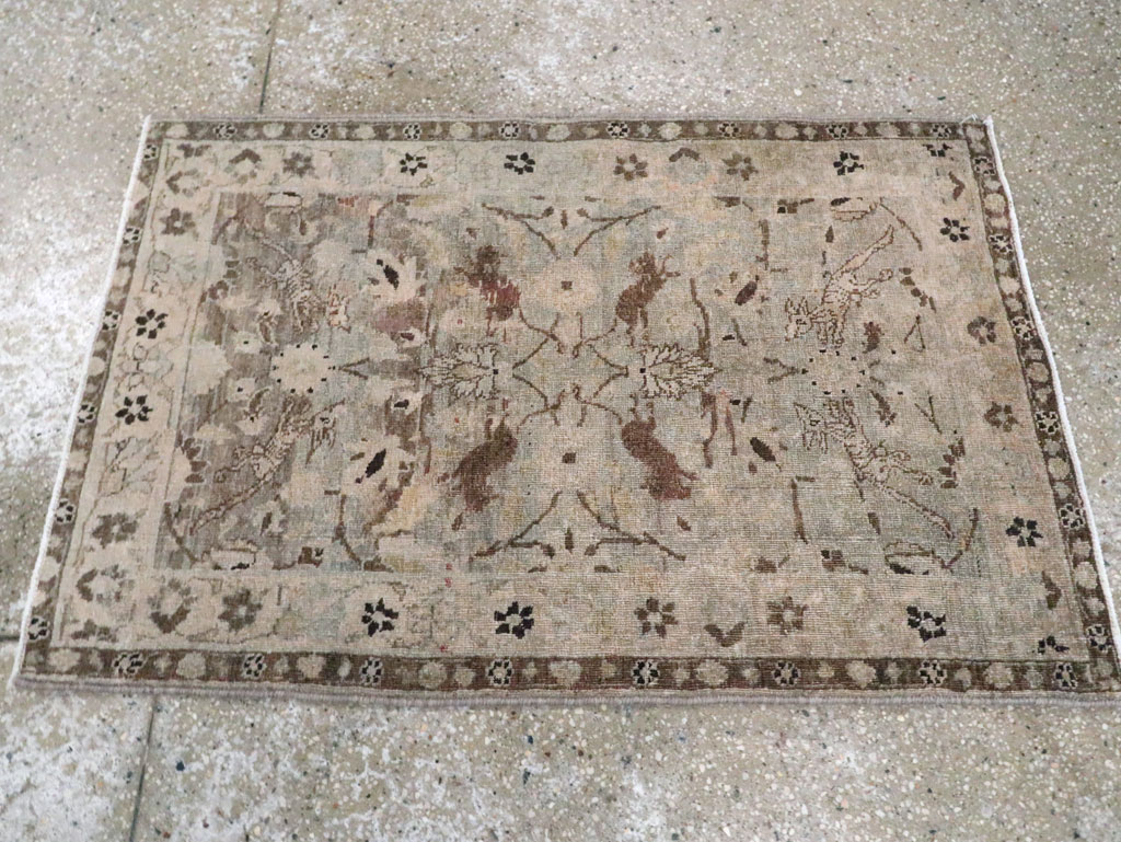 Vintage Persian Sarouk Rug, No.24108 - Staging
