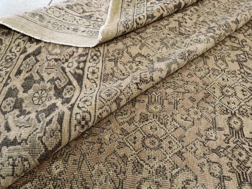 Antique Persian Mahal Carpet, No.24118 - Staging