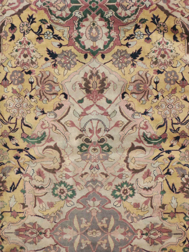 Vintage Indian Lahore Carpet, No.24126 - Staging