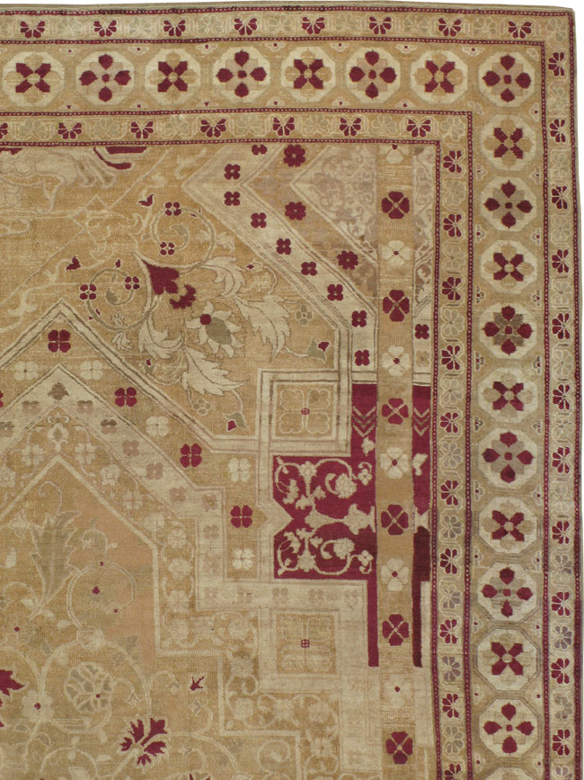 Vintage Indian Agra Carpet, No.24135 - Staging