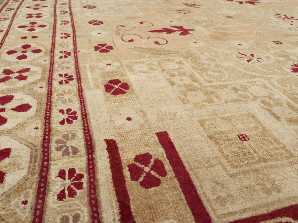 Vintage Indian Agra Carpet, No.24135 - Staging