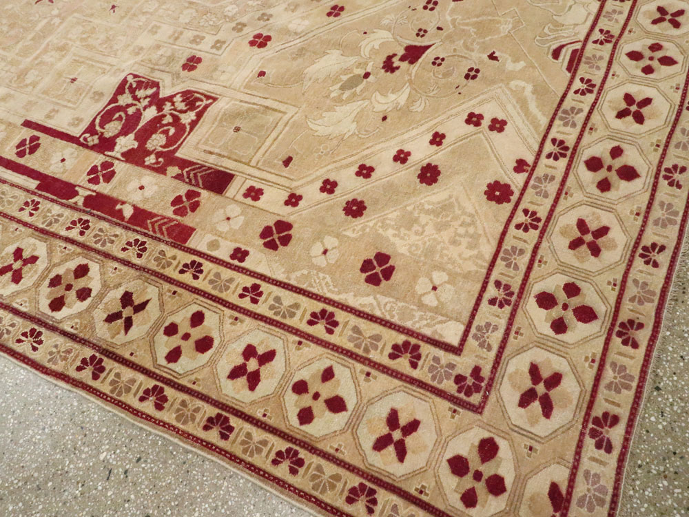 Vintage Indian Agra Carpet, No.24135 - Staging