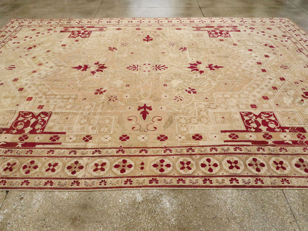 Vintage Indian Agra Carpet, No.24135 - Staging