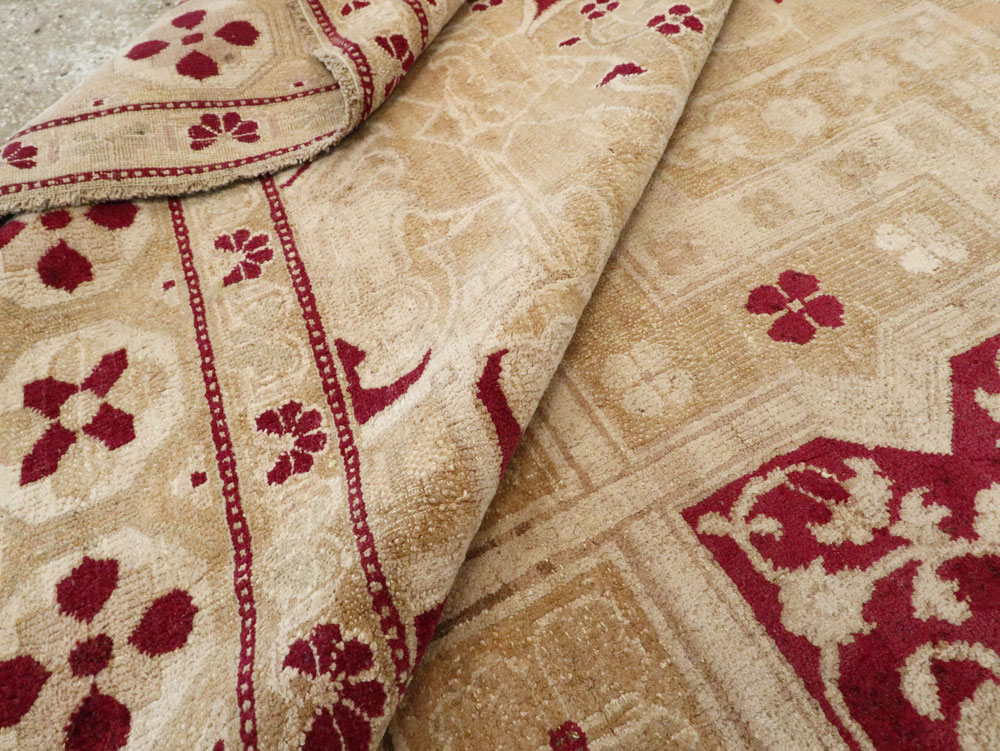 Vintage Indian Agra Carpet, No.24135 - Staging