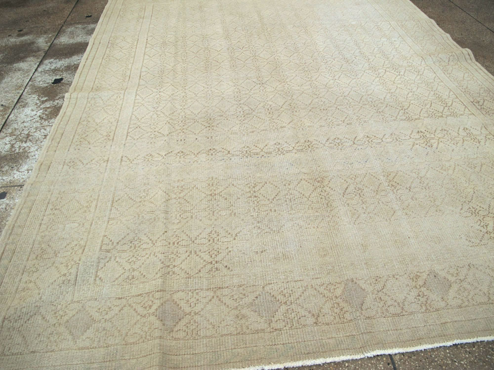 Vintage Turkish Sivas Distressed Carpet, No.24288 - Staging