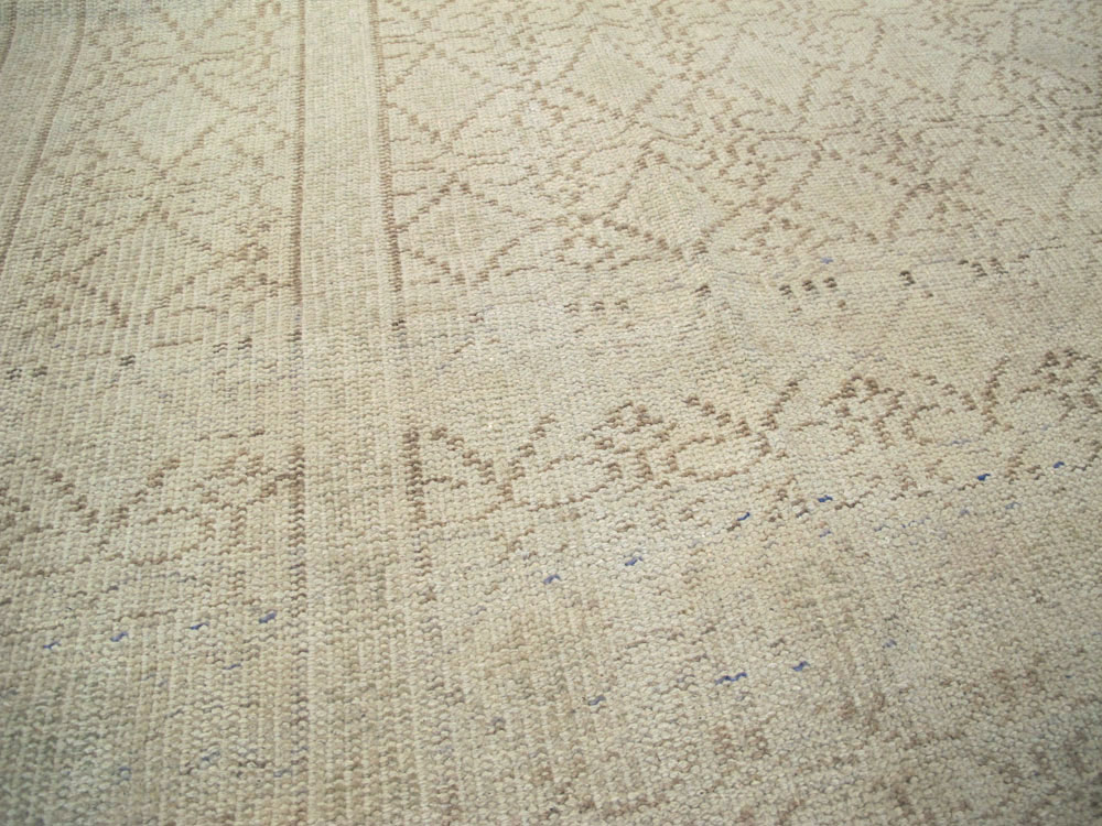 Vintage Turkish Sivas Distressed Carpet, No.24288 - Staging