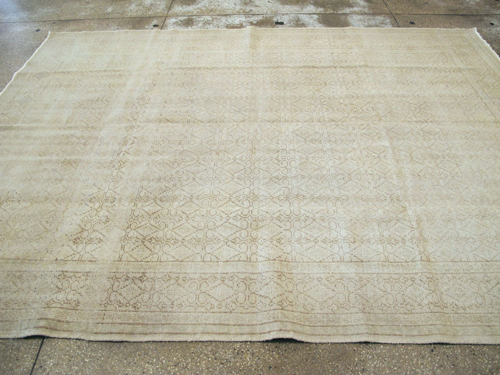 Vintage Turkish Sivas Distressed Carpet, No.24288 - Staging