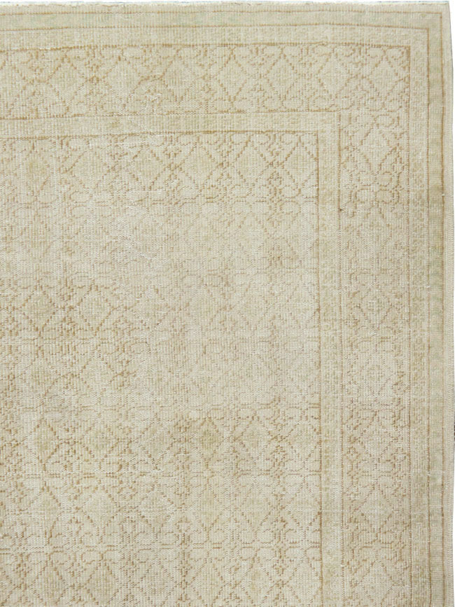 Vintage Turkish Sivas Distressed Carpet, No.24288 - Staging