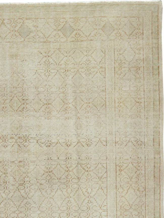 Vintage Turkish Sivas Distressed Carpet, No.24288 - Staging