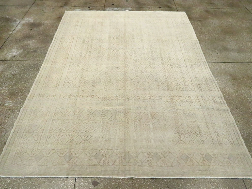 Vintage Turkish Sivas Distressed Carpet, No.24288 - Staging