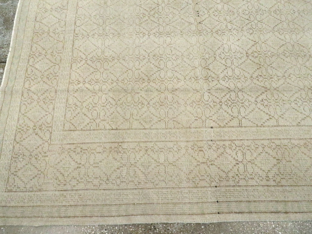 Vintage Turkish Sivas Distressed Carpet, No.24288 - Staging
