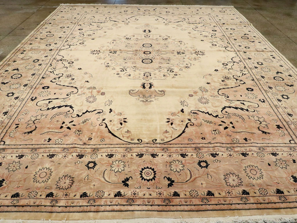 Antique Turkish Sivas Carpet, No.24322 - Staging