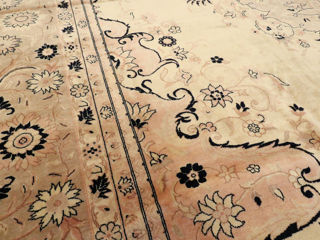 Antique Turkish Sivas Carpet, No.24322 - Staging