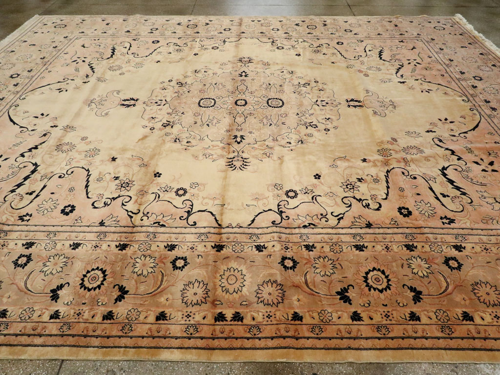 Antique Turkish Sivas Carpet, No.24322 - Staging