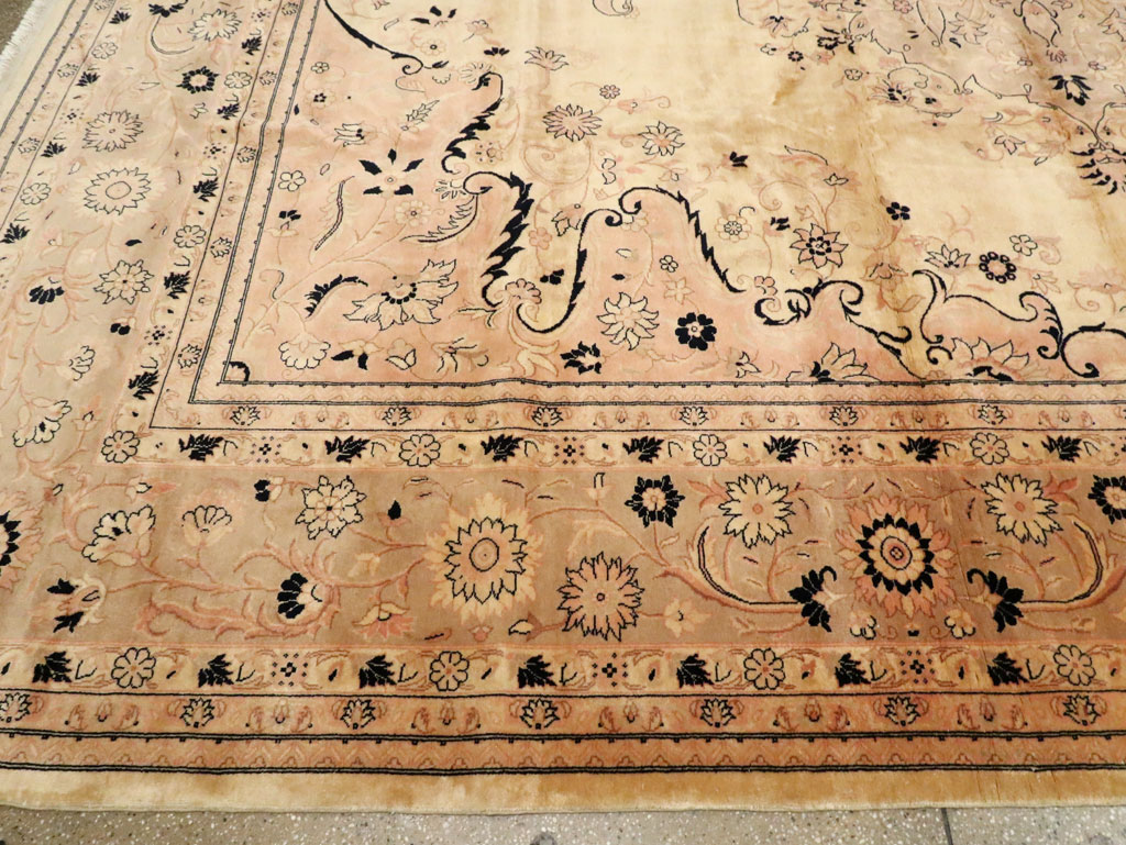 Antique Turkish Sivas Carpet, No.24322 - Staging