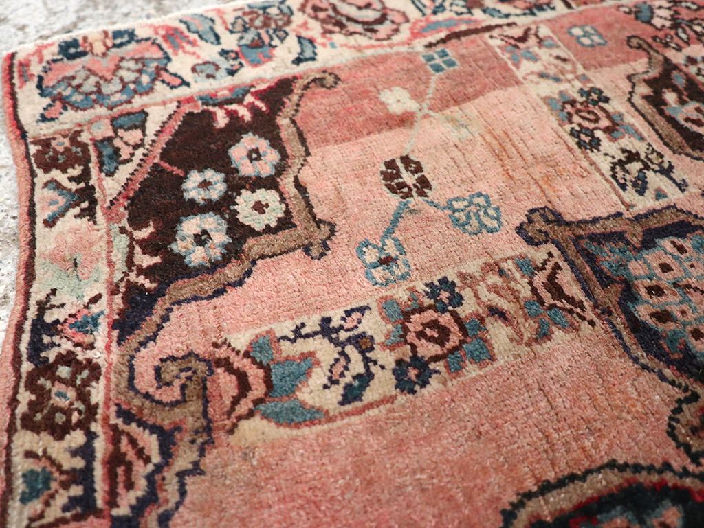 Vintage Persian Bidjar Rug, No.24348 - Staging