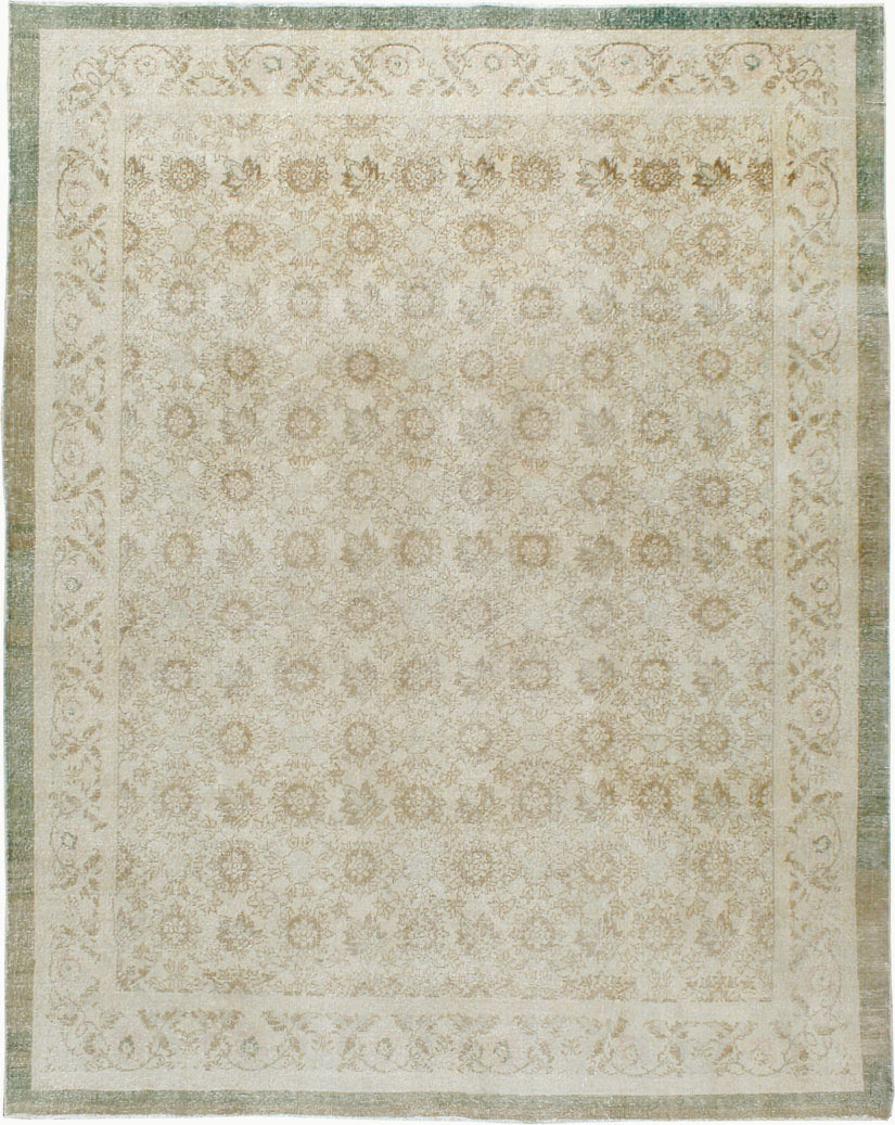 Vintage Turkish Sivas Distressed Rug, No.24401 - Staging
