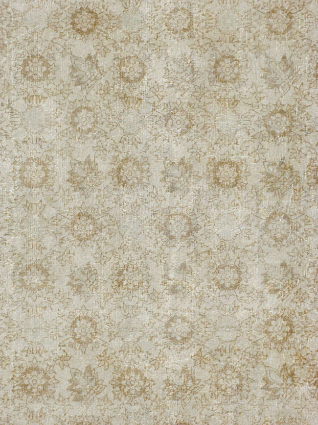 Vintage Turkish Sivas Distressed Rug, No.24401 - Staging