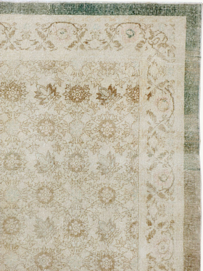 Vintage Turkish Sivas Distressed Rug, No.24401 - Staging