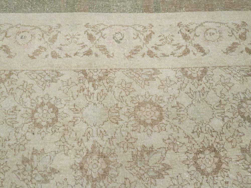 Vintage Turkish Sivas Distressed Rug, No.24401 - Staging