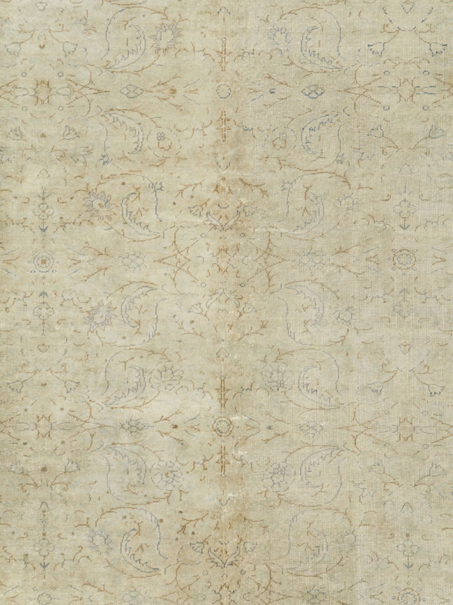 Vintage Turkish Sivas Distressed Carpet, No.24414 - Staging
