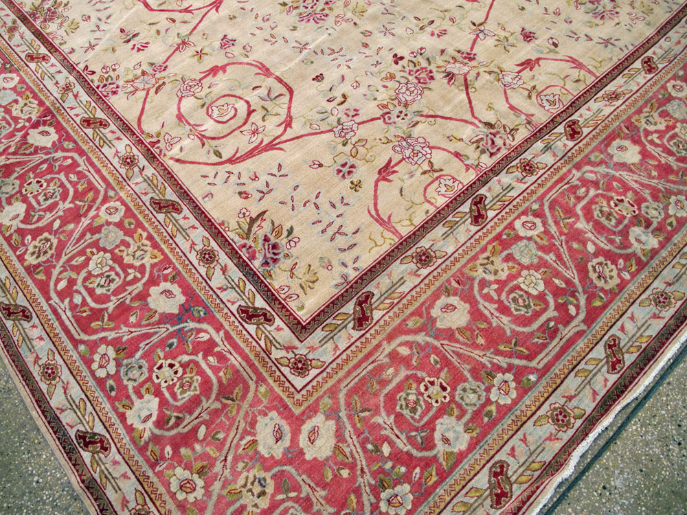 Antique Persian Sarouk Carpet, No.24433 - Staging
