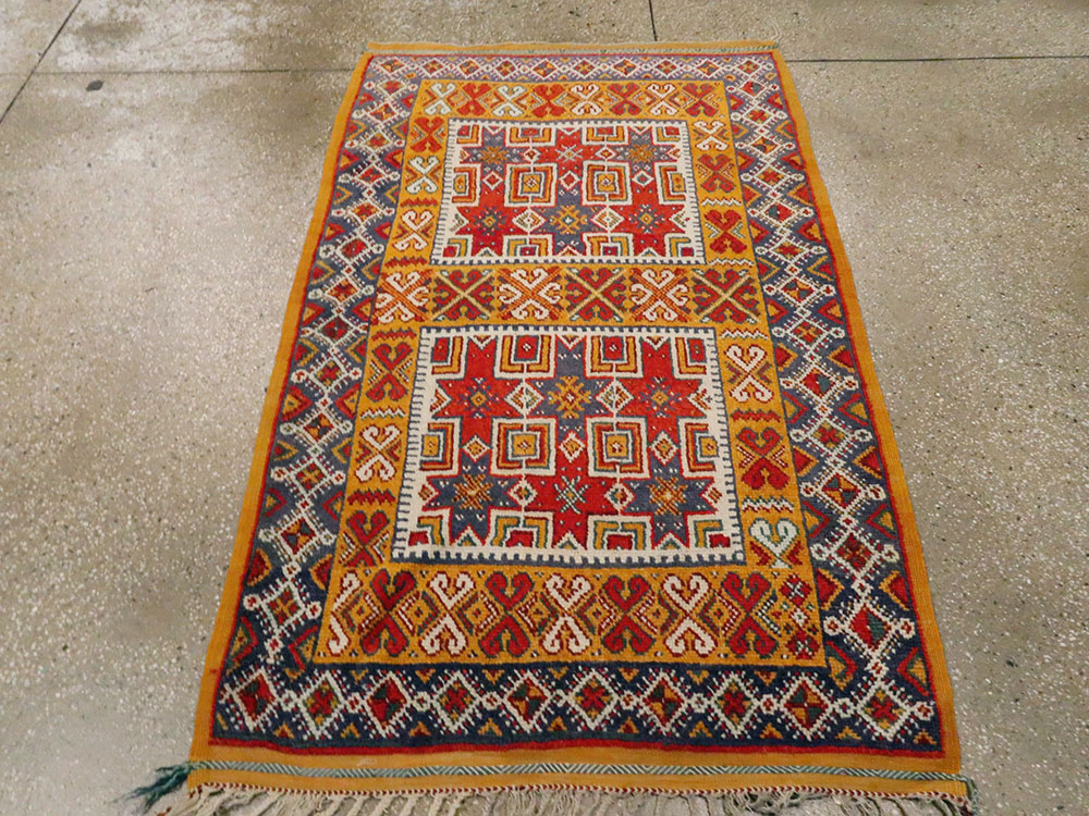Vintage Moroccan Rug, No.24460 - Staging