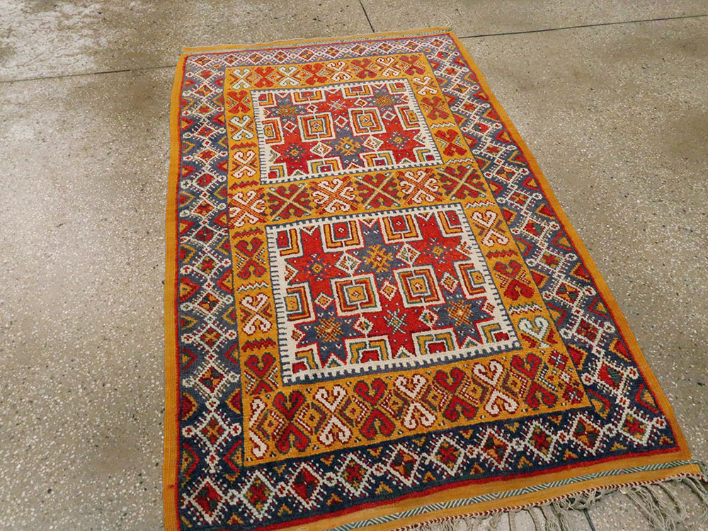 Vintage Moroccan Rug, No.24460 - Staging
