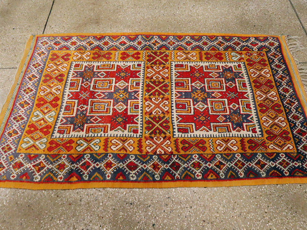 Vintage Moroccan Rug, No.24460 - Staging
