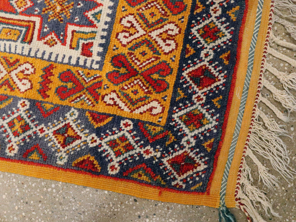 Vintage Moroccan Rug, No.24460 - Staging