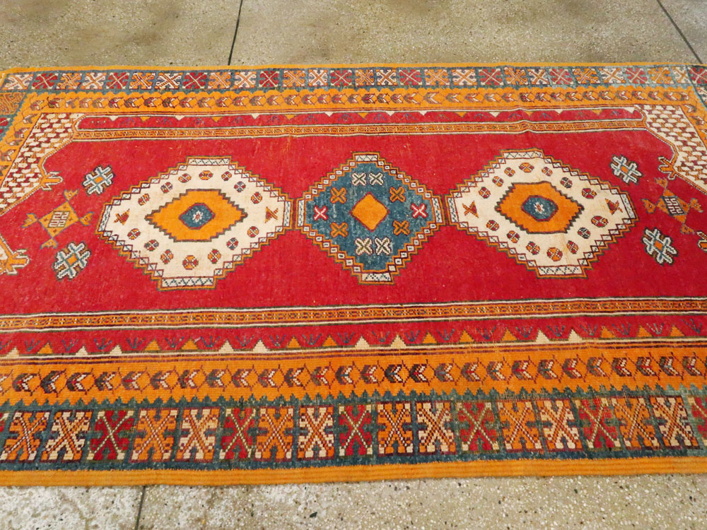 Vintage Moroccan Rug, No.24462 - Staging