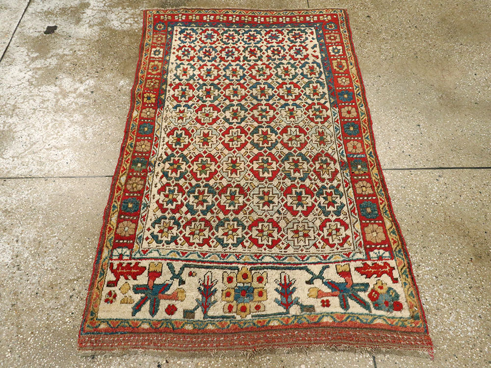 Antique Persian Kurd Bidjar Rug, No.24473 - Staging