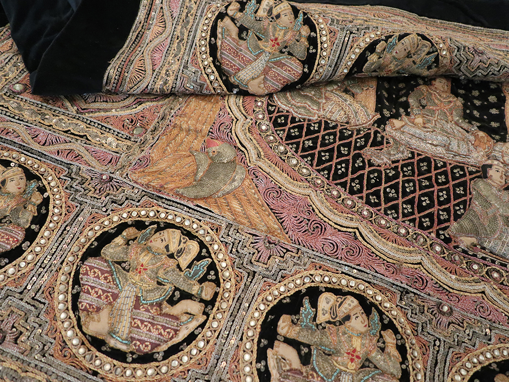 Vintage Burma Tapestry, No.24507 - Staging