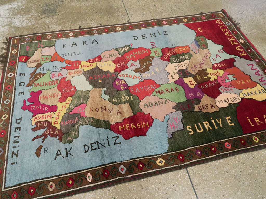 Vintage Turkish Anatolian Map Rug, No.24515 - Staging