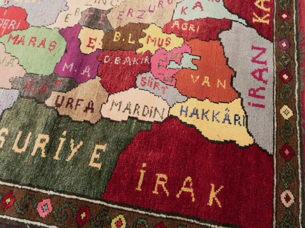 Vintage Turkish Anatolian Map Rug, No.24515 - Staging