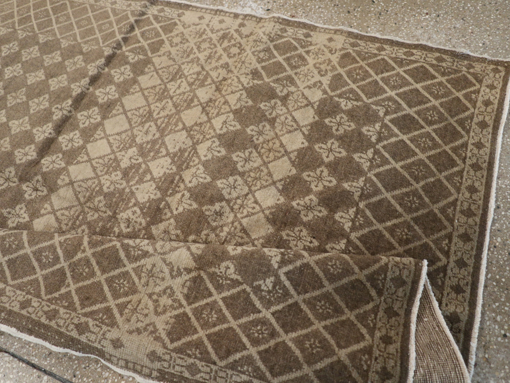 Vintage Turkish Sivas Rug, No.24520 - Staging