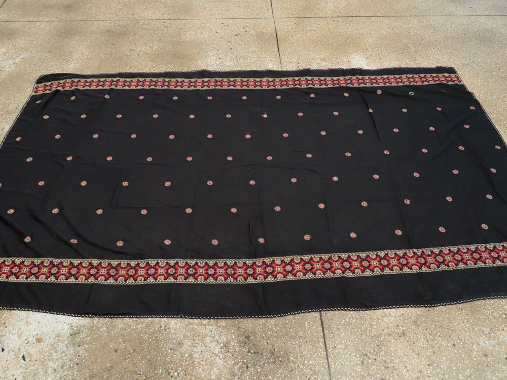 Vintage Persian Embroidered Textile, No.24590 - Staging