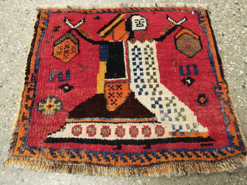 Vintage Persian Shiraz Pictorial Rug, No.24608 - Staging