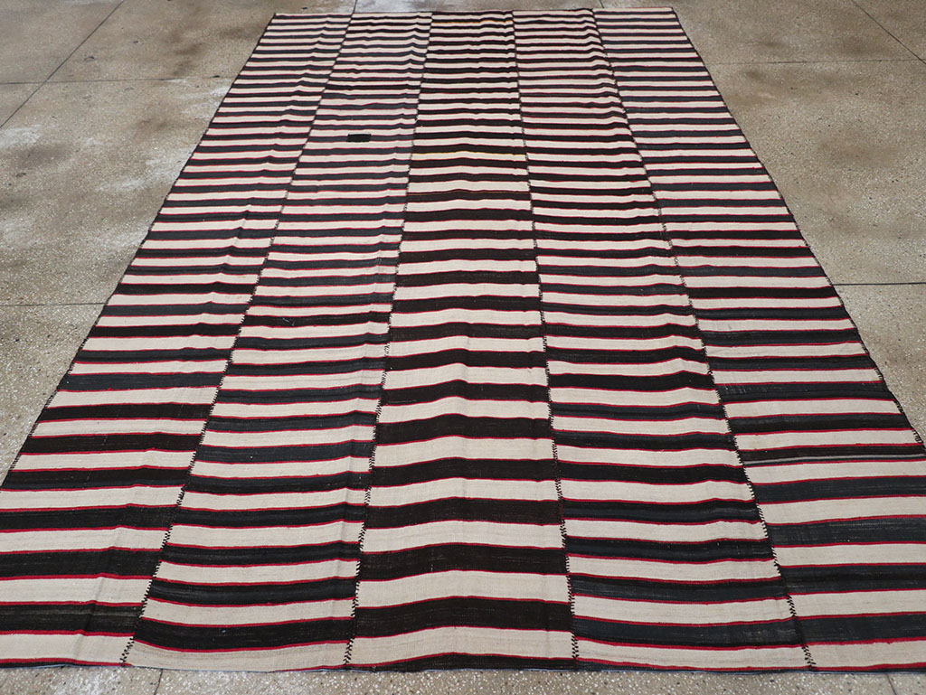 Vintage Persian Flatweave Kilim Room Size Carpet, No.24627 - Staging