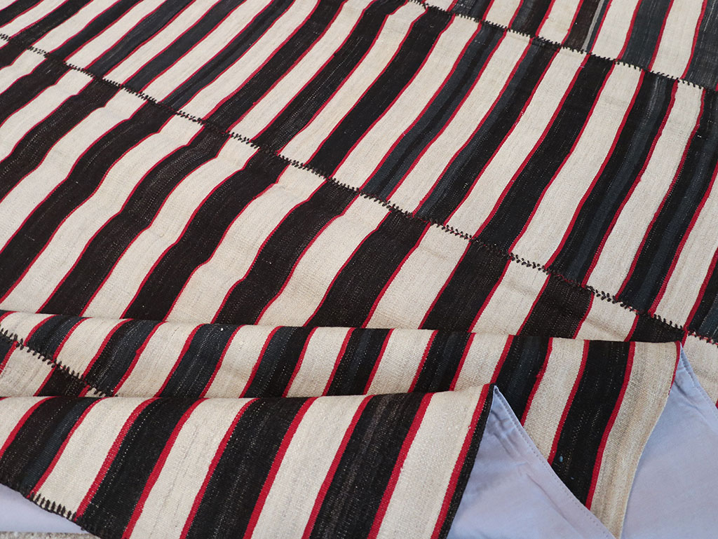 Vintage Persian Flatweave Kilim Room Size Carpet, No.24627 - Staging