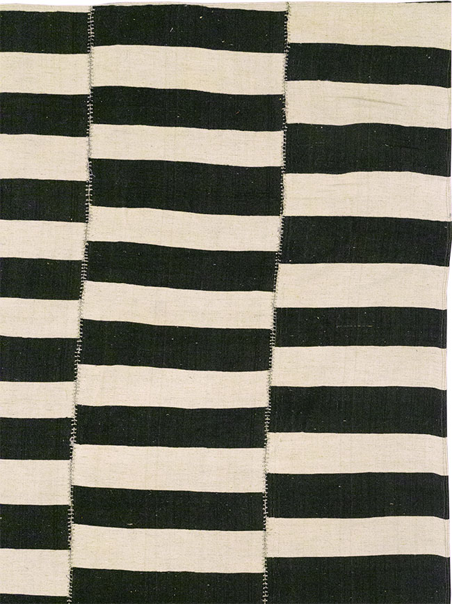 Modern Persian Flatweave Kilim Room Size Carpet, No.24628 - Staging