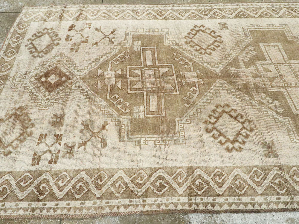 Vintage Turkish Anatolian Gallery Carpet, No.24737 - Staging