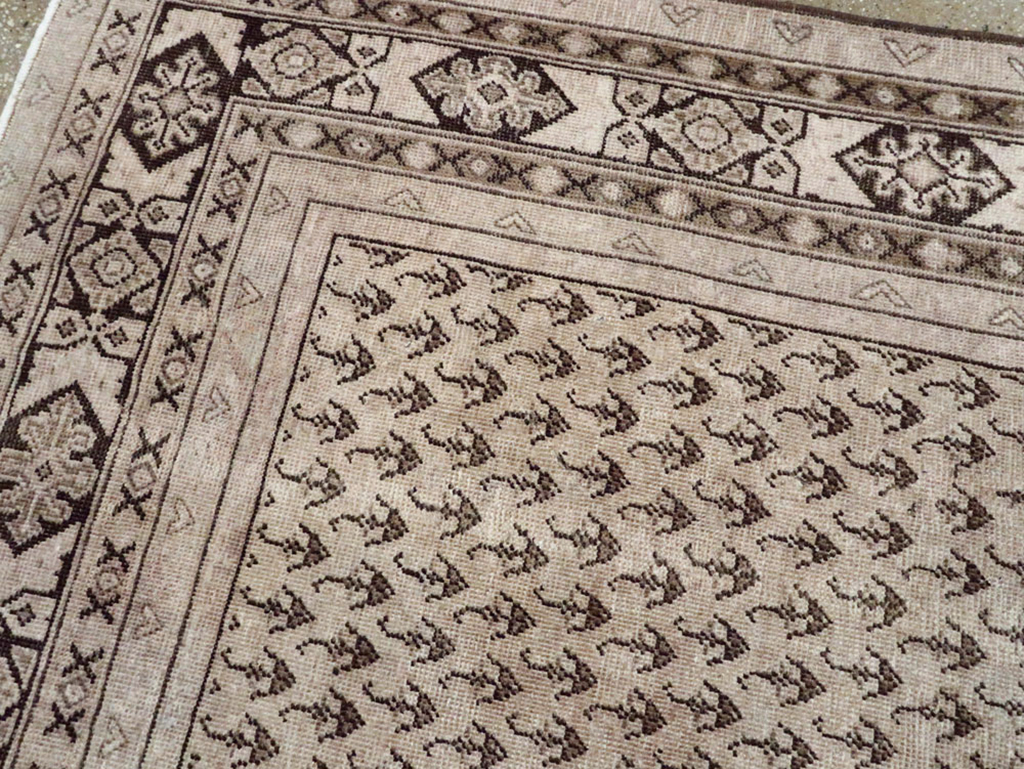 Vintage Persian Mahal Carpet, No.24740 - Staging