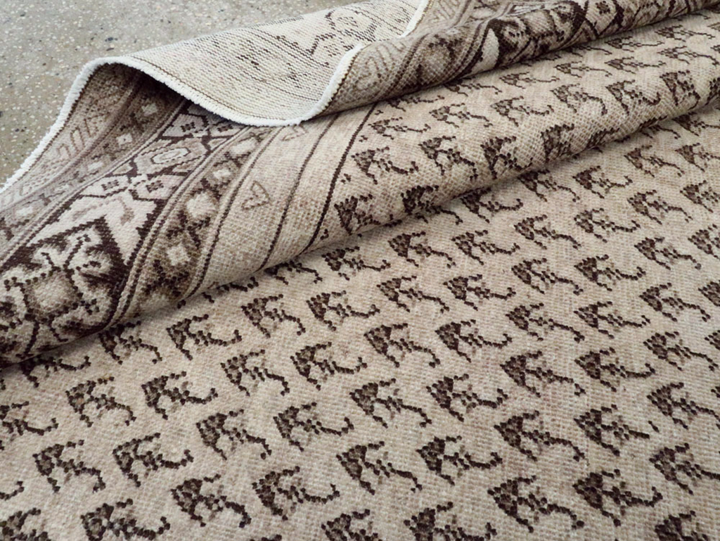 Vintage Persian Mahal Carpet, No.24740 - Staging