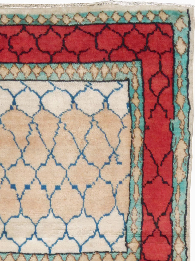 Vintage Persian Tabriz Rug, No.24815 - Staging