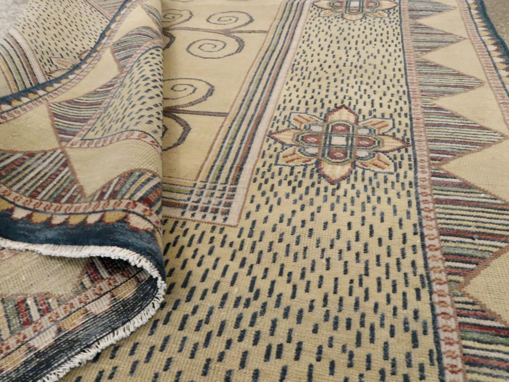 Vintage Indian Modern Rug, No.24834 - Staging